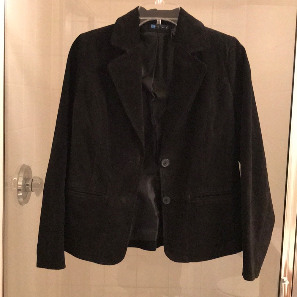 Suede blazer. 100% leather.